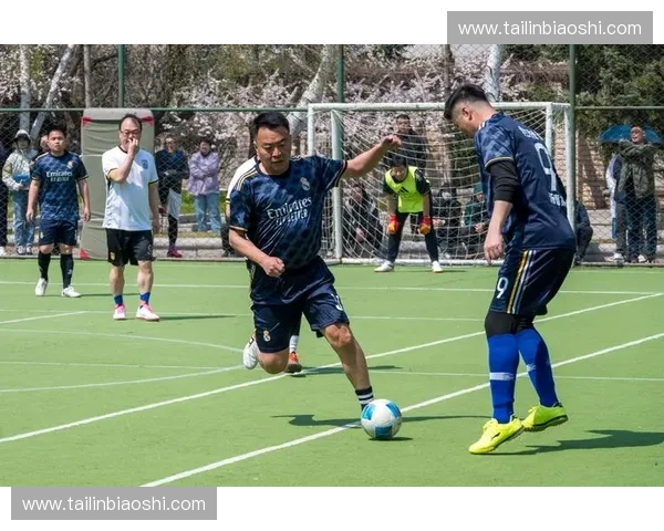 热血沸腾!一起为足球比赛加油,见证精彩瞬间,感受激情与梦想的碰撞!